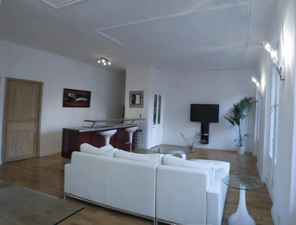 Les Appartements Du Vieux-Port: Appartement Haussmannien Marseille Apartment